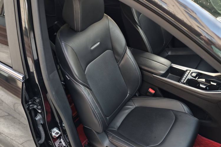 Used SAIC MAXUS EUNIQ 5 2022 Luxury Edition Six Seats Right Front Seat