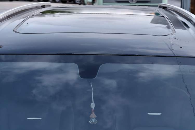 Used SAIC MAXUS EUNIQ 5 2022 Luxury Edition Six Seats Roof
