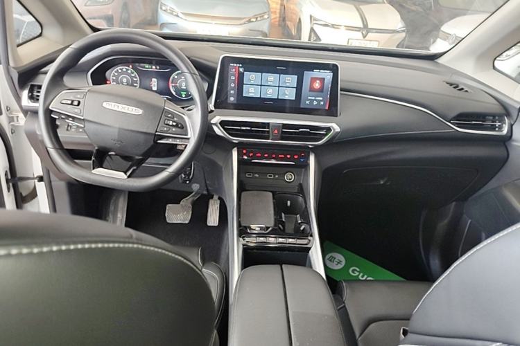 Used SAIC MAXUS EUNIQ 5 2022 Elite Edition Six-Seater Center Console