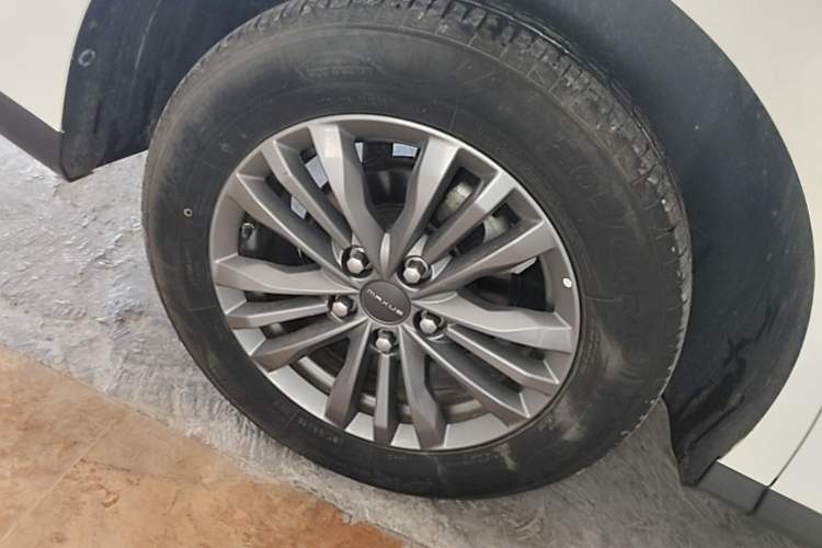 Used SAIC MAXUS EUNIQ 5 2022 Elite Edition Six-Seater Exterior 5