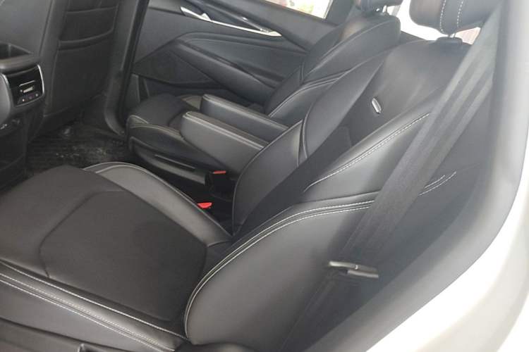 Used SAIC MAXUS EUNIQ 5 2022 Elite Edition Six-Seater Left Rear Seat