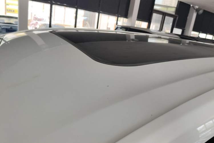 Used SAIC MAXUS EUNIQ 5 2022 Elite Edition Six-Seater Roof