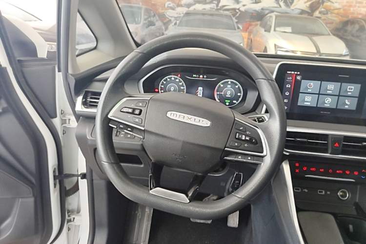 Used SAIC MAXUS EUNIQ 5 2022 Elite Edition Six-Seater Steering Wheel
