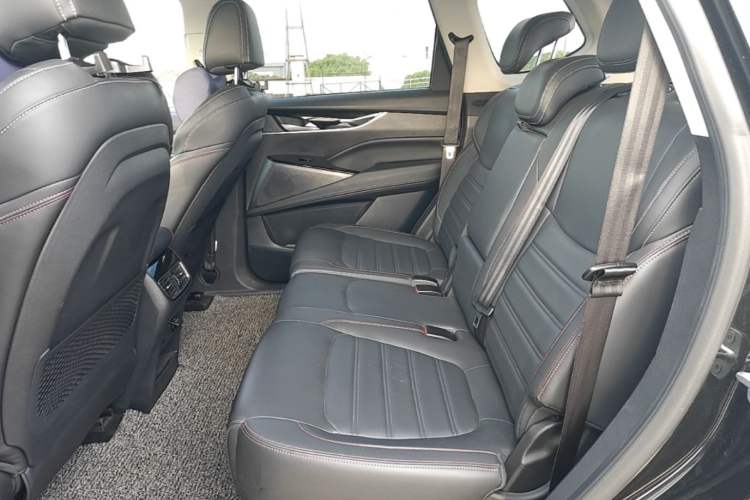 Used SAIC MAXUS EUNIQ 6 2021 1.3T PLUG-IN LITE+ Smart Enjoyment Version Left Rear Seat