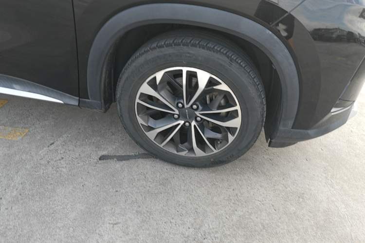 Used SAIC MAXUS EUNIQ 6 2021 1.3T PLUG-IN LITE+ Smart Enjoyment Version Right Front Wheel Hub
