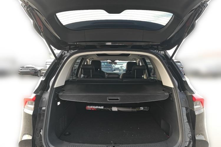 Used SAIC MAXUS EUNIQ 6 2021 1.3T PLUG-IN LITE+ Smart Enjoyment Version Trunk