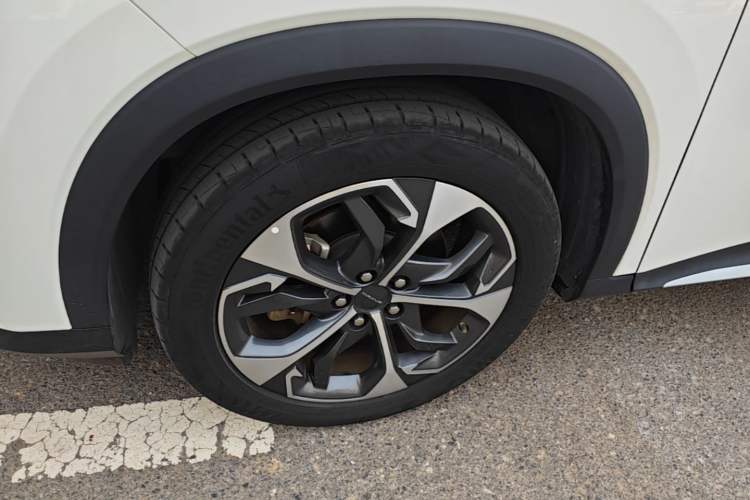 Used SAIC MAXUS EUNIQ 6 2021 LITE+ Smart Edition Left Front Wheel Hub