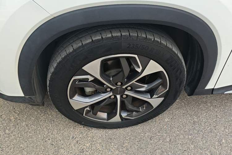 Used SAIC MAXUS EUNIQ 6 2021 LITE+ Smart Edition Left Front Wheel Hub