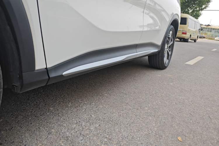 Used SAIC MAXUS EUNIQ 6 2021 LITE+ Smart Edition Left Side Sill