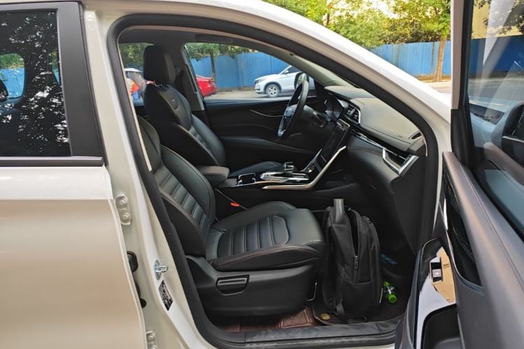Used SAIC MAXUS EUNIQ 6 2021 LITE+ Smart Edition Right Front Seat