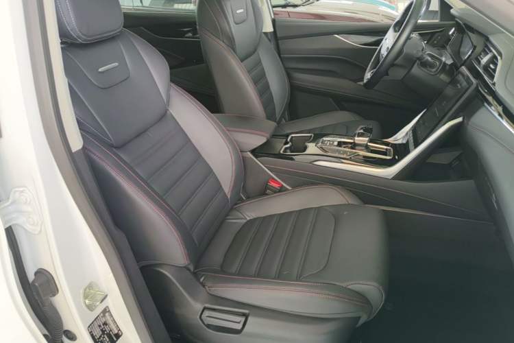 Used SAIC MAXUS EUNIQ 6 2021 1.3T PLUG-IN LITE+ Smart Enjoyment Version Right Front Seat