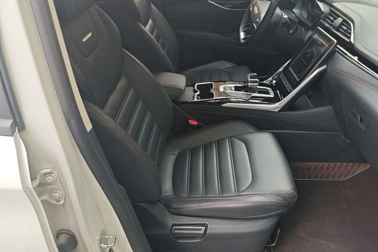 Used SAIC MAXUS EUNIQ 6 2021 LITE+ Smart Edition Right Front Seat