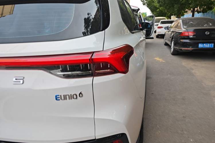 Used SAIC MAXUS EUNIQ 6 2021 LITE+ Smart Edition Right Rear Taillight