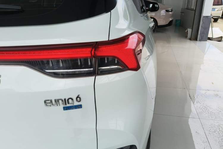 Used SAIC MAXUS EUNIQ 6 2021 1.3T PLUG-IN LITE+ Smart Enjoyment Version Right Rear Taillight