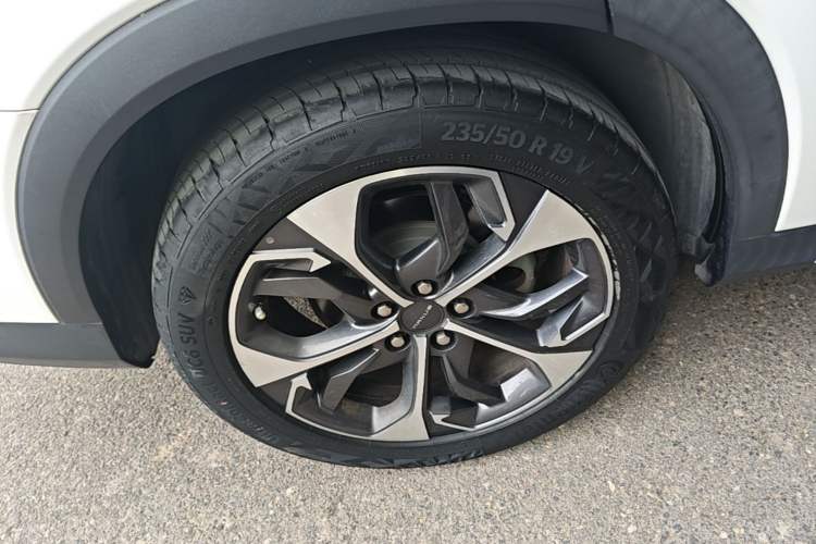 Used SAIC MAXUS EUNIQ 6 2021 LITE+ Smart Edition Right Rear Wheel Hub