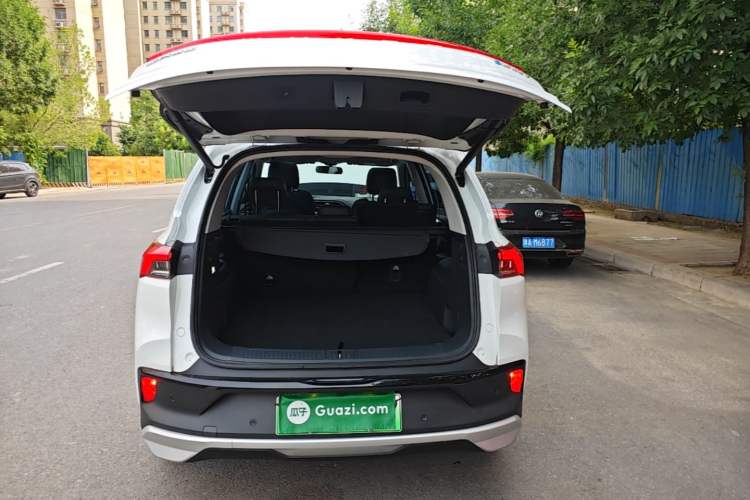 Used SAIC MAXUS EUNIQ 6 2021 LITE+ Smart Edition Trunk
