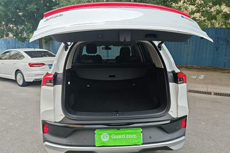 Used SAIC MAXUS EUNIQ 6 2021 LITE+ Smart Edition Trunk