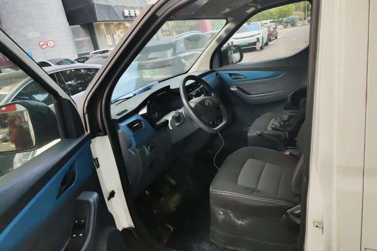 Used SAIC MAXUS EV30 2019 City Logistics Vehicle Express Edition Long Wheelbase SAIC Era 52.5 kWh Driver Seat