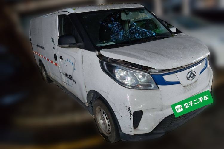 Used SAIC MAXUS EV30 2019 City Logistics Vehicle - Express Version Short Wheelbase Mengguli 35 kWh Front Right 45 Deg