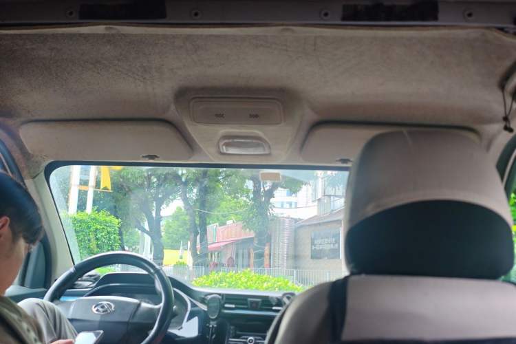 Used SAIC MAXUS EV30 2019 City Logistics Vehicle Fast Delivery Version Long Wheelbase Mengguli 35 kWh Headliner