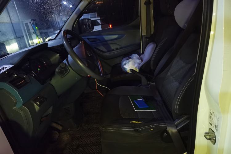 Used SAIC MAXUS EV30 2019 City Logistics Vehicle Fast Delivery Version Long Wheelbase Mengguli 35 kWh Left Front Seat
