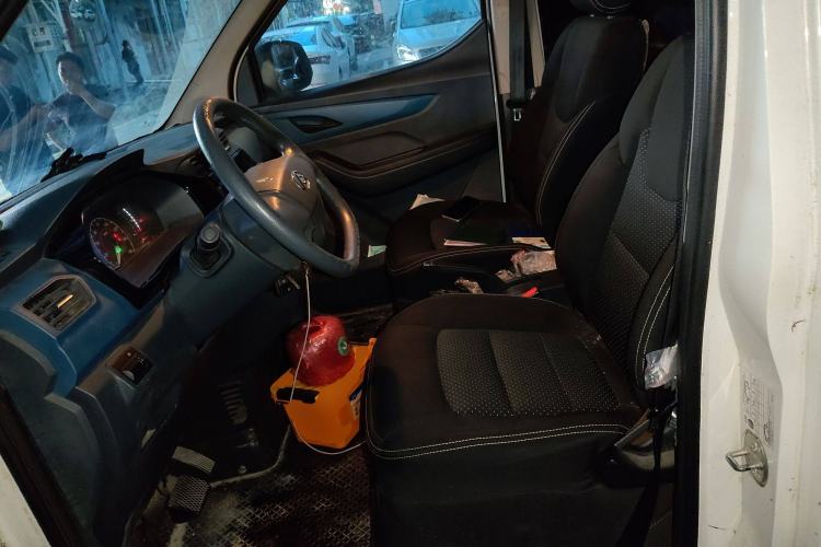 Used SAIC MAXUS EV30 2019 City Logistics Vehicle - Express Version Short Wheelbase Mengguli 35 kWh Left Front Seat