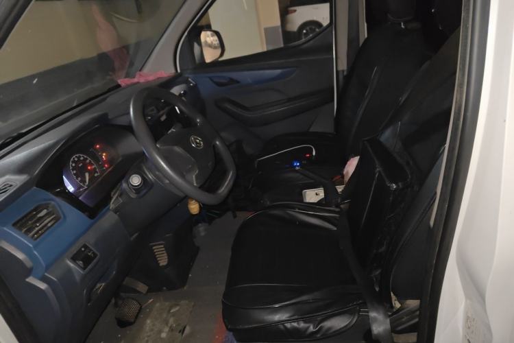 Used SAIC MAXUS EV30 2019 City Logistics Vehicle - Express Version Short Wheelbase Mengguli 35 kWh Left Front Seat