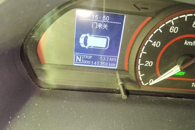 Used SAIC MAXUS EV30 2019 City Logistics Vehicle Fast Delivery Version Long Wheelbase Mengguli 35 kWh Odometer Close Up