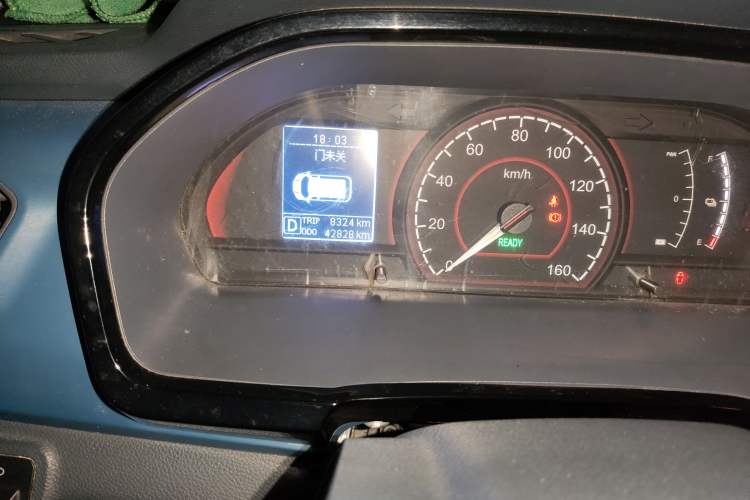 Used SAIC MAXUS EV30 2019 City Logistics Vehicle - Express Version Short Wheelbase Mengguli 35 kWh Odometer Close Up