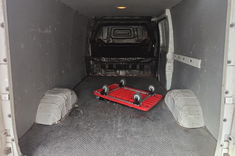 Used SAIC MAXUS EV30 2019 City Logistics Vehicle Fast Delivery Version Long Wheelbase Mengguli 35 kWh Trunk