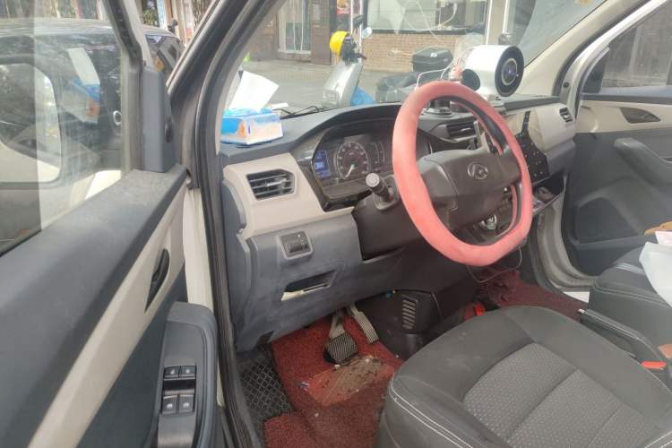 Used SAIC MAXUS EV30 2021 Pure Electric Smart Logistics Expert with Long Wheelbase—CATL Driver Seat
