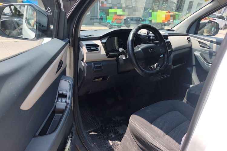Used SAIC MAXUS EV30 2021 Pure Electric Smart Logistics Expert Short Wheelbase CATL Power System Driver Seat