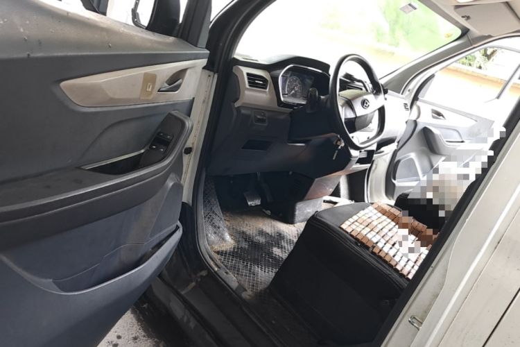 Used SAIC MAXUS EV30 2021 Pure Electric Smart Logistics Expert with Long Wheelbase—CATL Driver Seat
