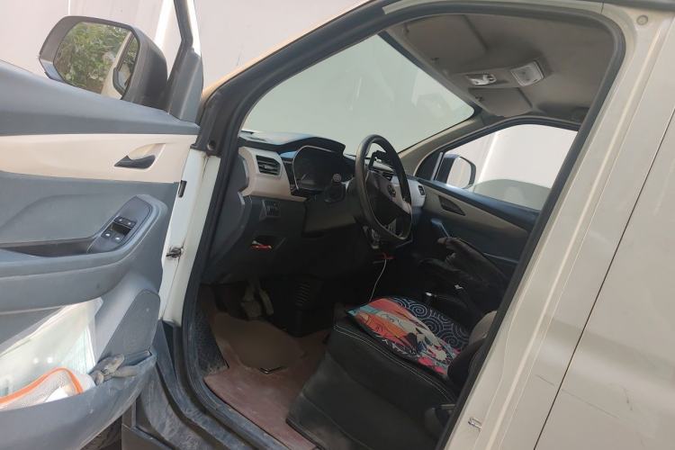 Used SAIC MAXUS EV30 2021 Pure Electric Smart Logistics Expert with Long Wheelbase—CATL Driver Seat