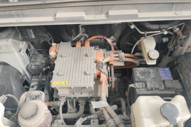 Used SAIC MAXUS EV30 2021 Pure Electric Smart Logistics Expert with Long Wheelbase—CATL Engine Bay