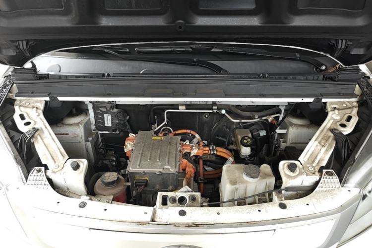 Used SAIC MAXUS EV30 2021 Pure Electric Smart Logistics Expert with Long Wheelbase—CATL Engine Bay