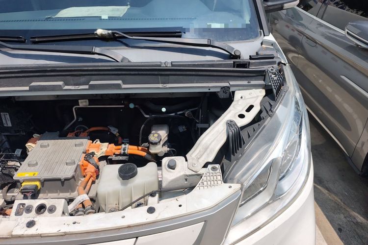 Used SAIC MAXUS EV30 2021 Pure Electric Smart Logistics Expert Short Wheelbase CATL Power System Engine Bay Left