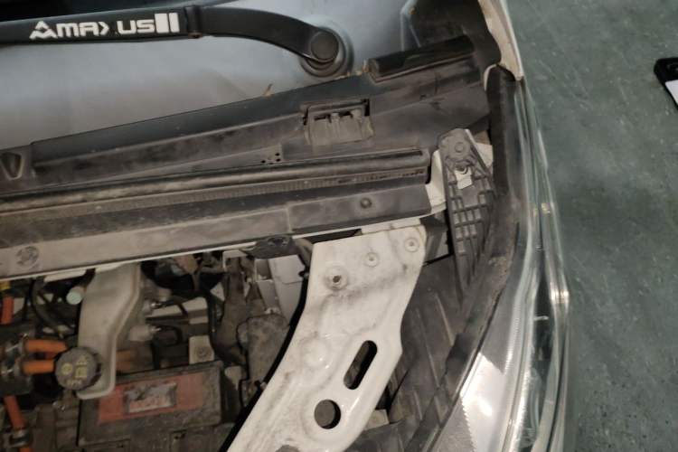 Used SAIC MAXUS EV30 2021 Pure Electric Smart Logistics Expert with Long Wheelbase—CATL Engine Bay Left
