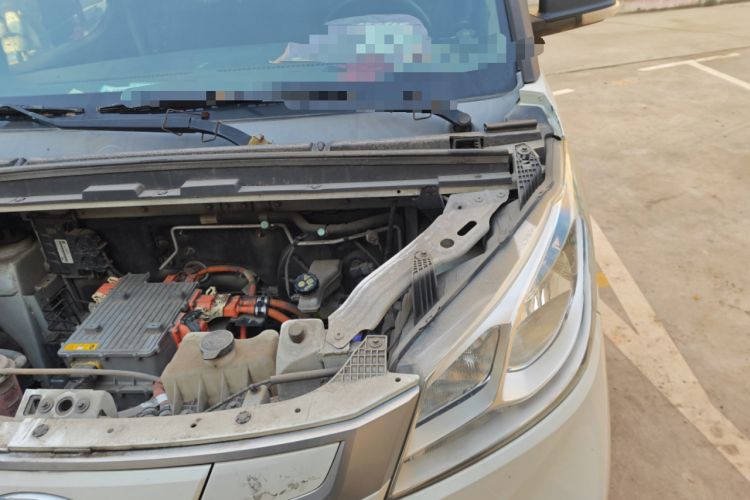 Used SAIC MAXUS EV30 2021 Pure Electric Smart Logistics Expert with Long Wheelbase—CATL Engine Bay Left
