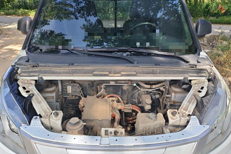 Used SAIC MAXUS EV30 2021 Pure Electric Smart Logistics Expert with Long Wheelbase—CATL Engine Bay