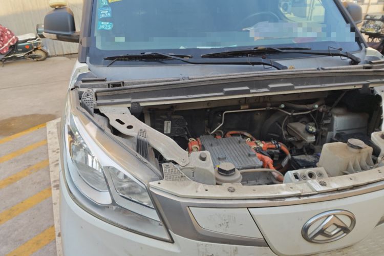Used SAIC MAXUS EV30 2021 Pure Electric Smart Logistics Expert with Long Wheelbase—CATL Engine Bay Right