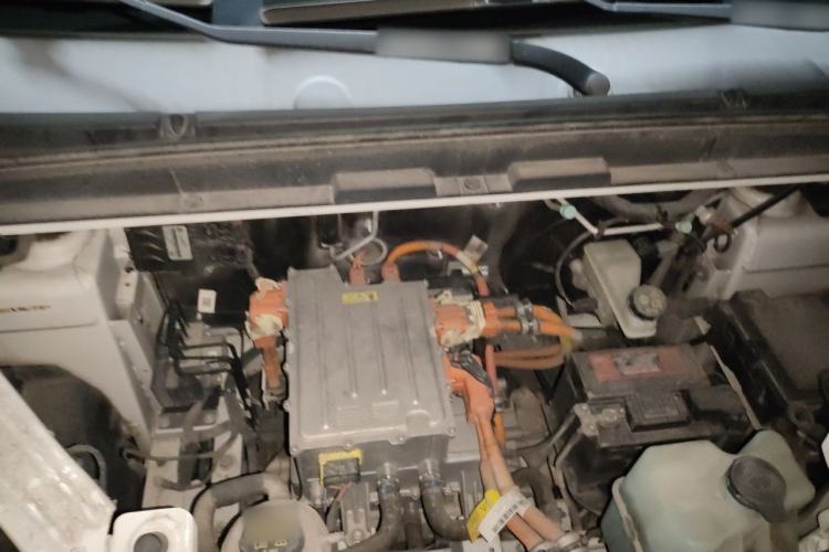 Used SAIC MAXUS EV30 2021 Pure Electric Smart Logistics Expert with Long Wheelbase—CATL Engine Bay