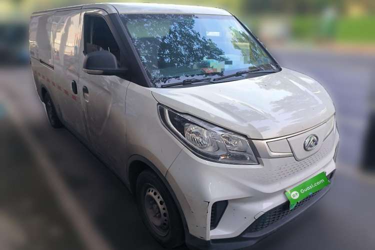 Used SAIC MAXUS EV30 2021 Pure Electric Smart Logistics Expert with Long Wheelbase—CATL Front Right 45 Deg