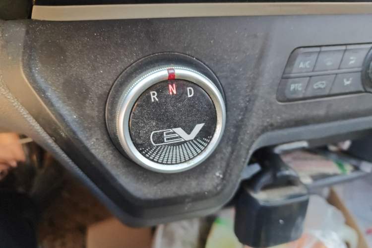 Used SAIC MAXUS EV30 2021 Pure Electric Smart Logistics Expert with Long Wheelbase—CATL Gear Lever