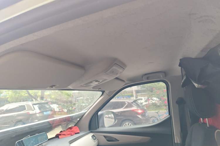 Used SAIC MAXUS EV30 2021 Pure Electric Smart Logistics Expert with Long Wheelbase—CATL Headliner