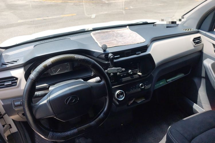 Used SAIC MAXUS EV30 2021 Pure Electric Smart Logistics Expert Short Wheelbase CATL Power System Headliner