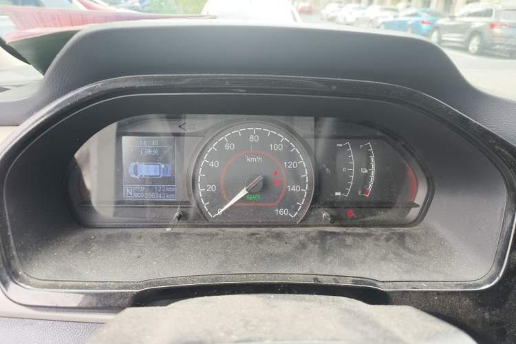 Used SAIC MAXUS EV30 2021 Pure Electric Smart Logistics Expert with Long Wheelbase—CATL Instrument Cluster