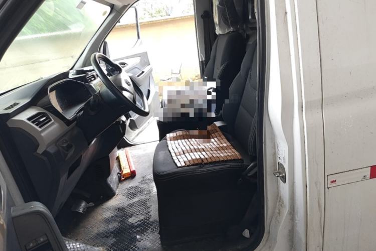 Used SAIC MAXUS EV30 2021 Pure Electric Smart Logistics Expert with Long Wheelbase—CATL Left Front Seat