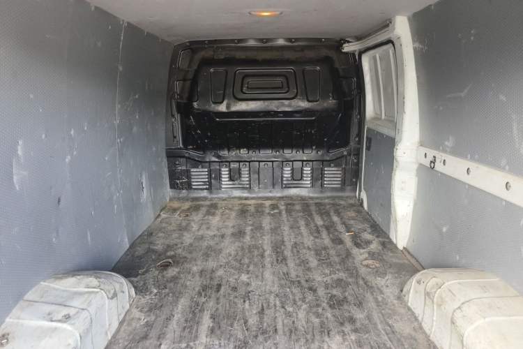 Used SAIC MAXUS EV30 2021 Pure Electric Smart Logistics Expert with Long Wheelbase—CATL Left Rear Seat