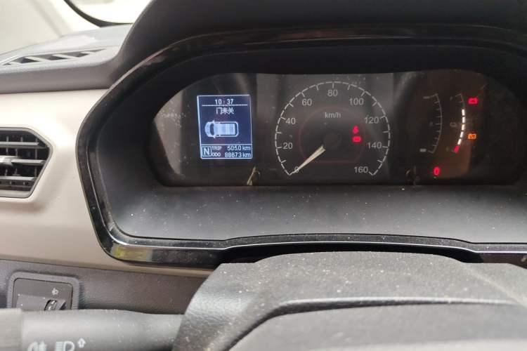 Used SAIC MAXUS EV30 2021 Pure Electric Smart Logistics Expert with Long Wheelbase—CATL Odometer Close Up